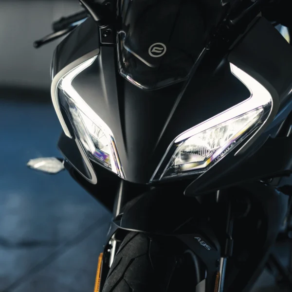 300SS BLANC 2025 – Image 9