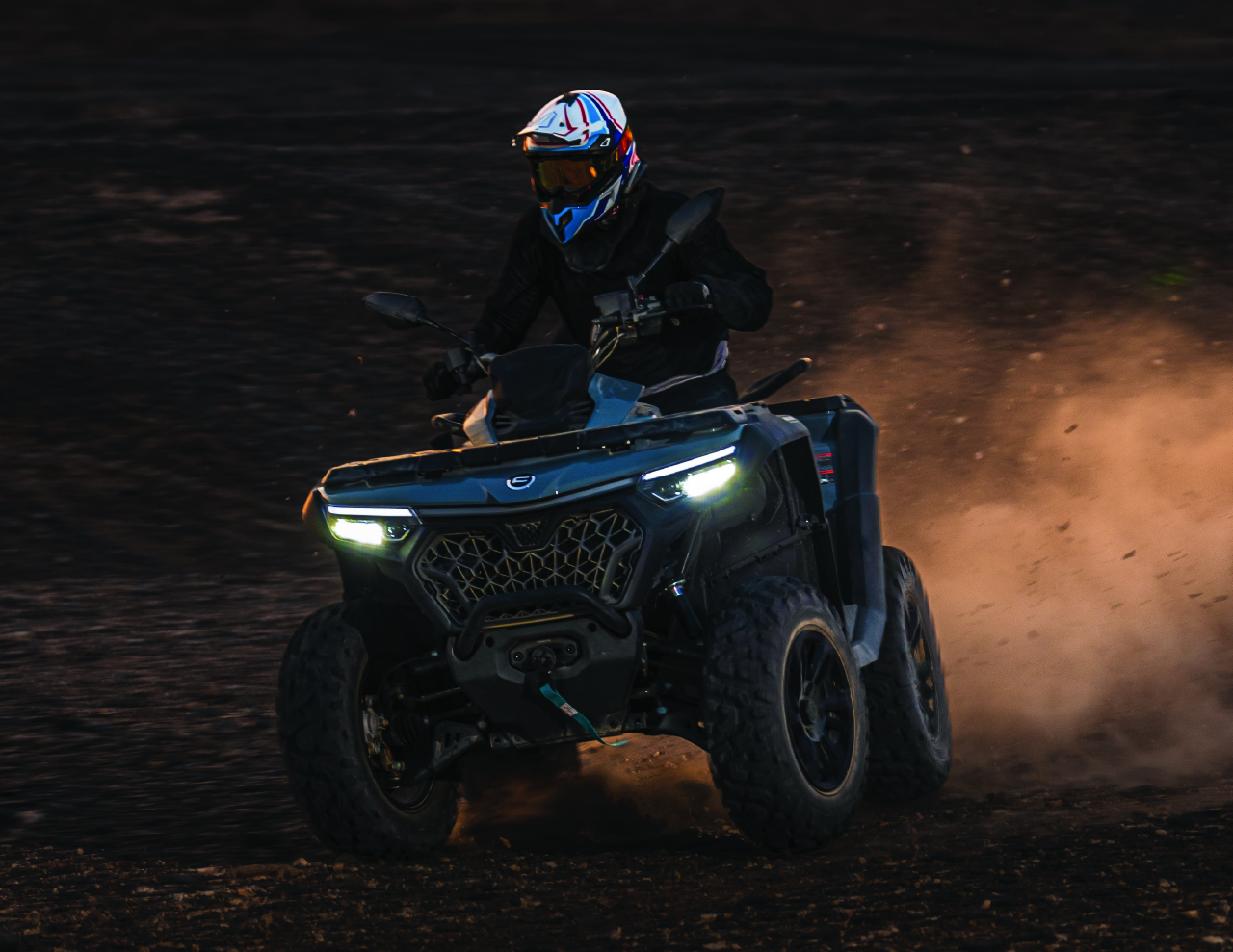 CFORCE 800 TOURING - NOIR - 2026 – Image 10