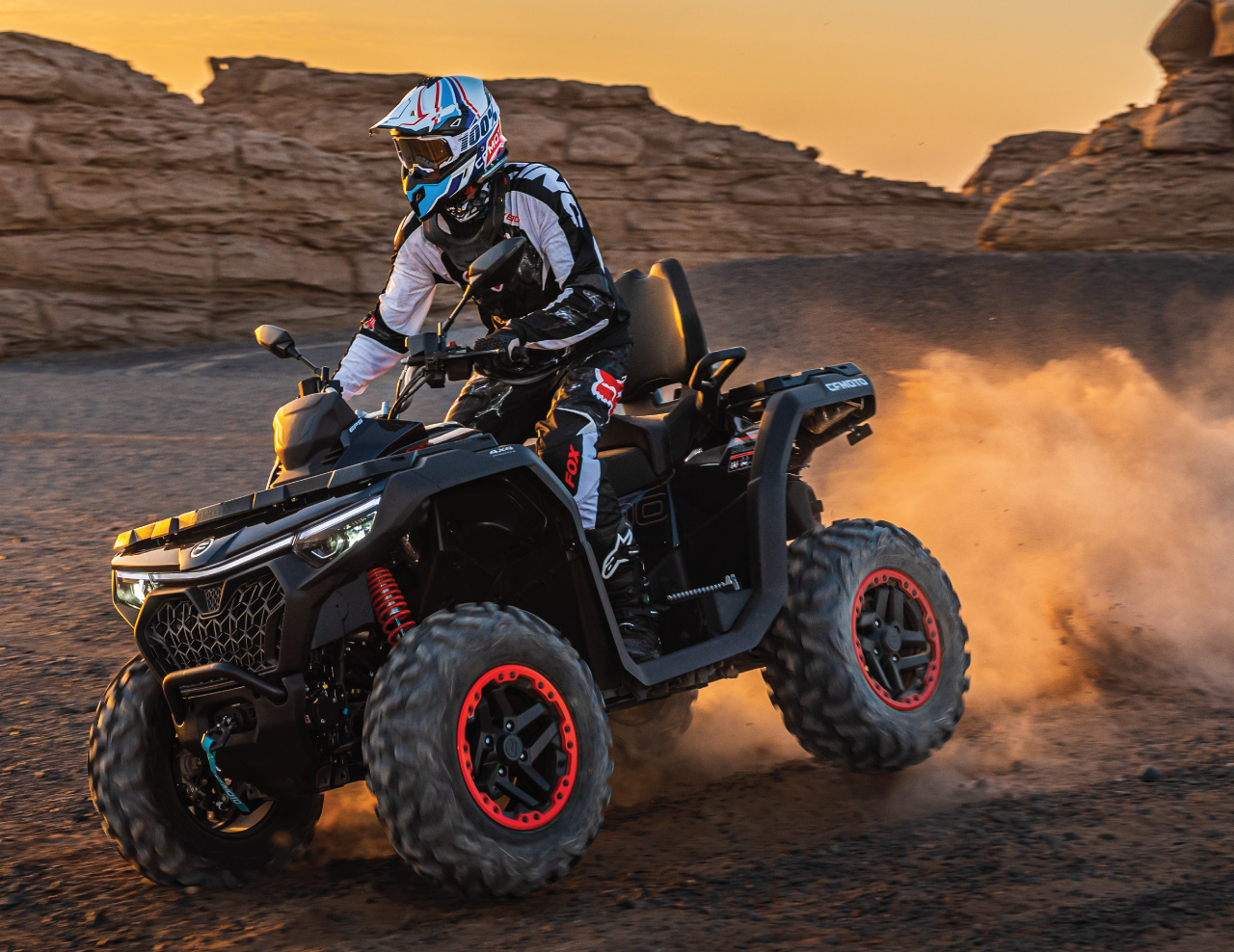 CFORCE 1000 TOURING - NOIR - 2026 – Image 2